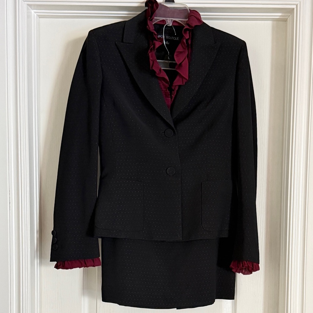 Nipon Boutique Black Women's Skirt Suit with Burgundy Accents - Size 6